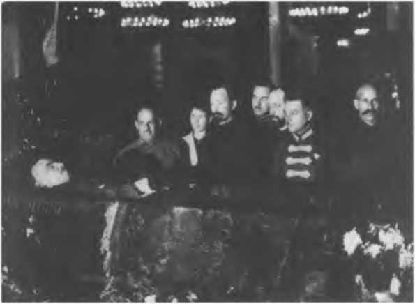 Иллюстрация к книге — Кто Вы, "Железный Феликс"? [image25.jpg]