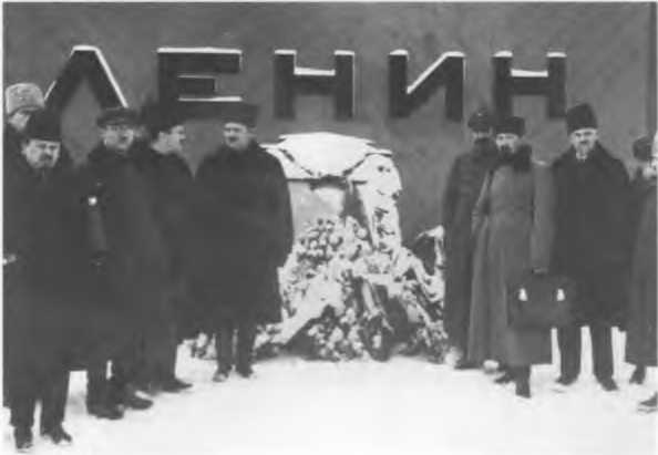 Иллюстрация к книге — Кто Вы, "Железный Феликс"? [image26.jpg]