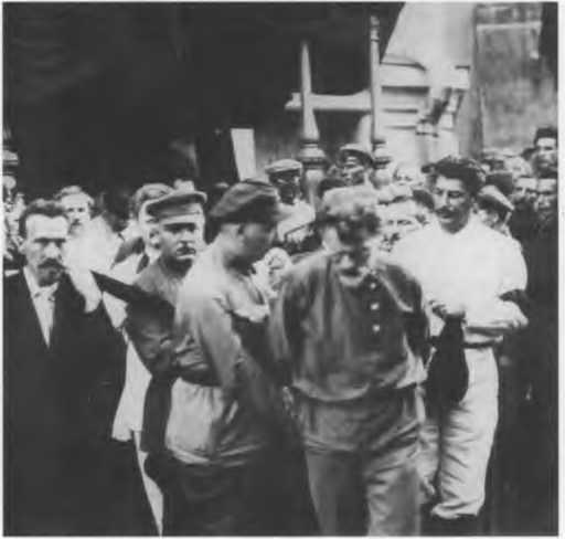 Иллюстрация к книге — Кто Вы, "Железный Феликс"? [image30.jpg]