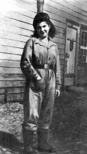 Иллюстрация к книге — Галина Вишневская. Пиковая дама русской оперы [i_010.jpg]