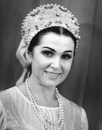 Иллюстрация к книге — Галина Вишневская. Пиковая дама русской оперы [i_027.jpg]