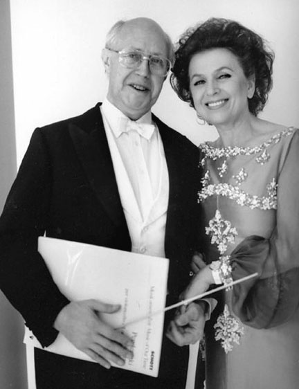 Иллюстрация к книге — Галина Вишневская. Пиковая дама русской оперы [i_033.jpg]