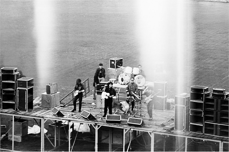 Иллюстрация к книге — Звезда по имени Виктор Цой [_69.jpg]