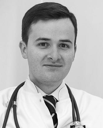 Иллюстрация к книге — ИНТЕРНЫ и ХИРУРГИ бывшими не бывают [_01.jpg]