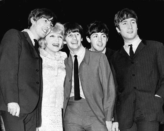 Иллюстрация к книге — Пять вечеров с Марлен Дитрих [i_021.jpg]