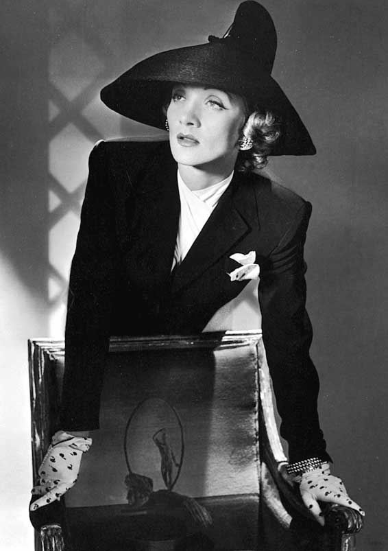 Иллюстрация к книге — Пять вечеров с Марлен Дитрих [i_034.jpg]