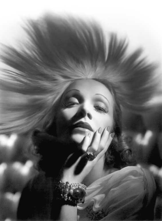 Иллюстрация к книге — Пять вечеров с Марлен Дитрих [i_035.jpg]