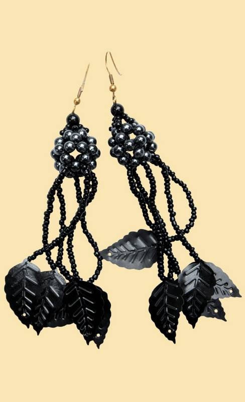 Иллюстрация к книге — Бисер. Энциклопедия вышивки [i_115.jpg]