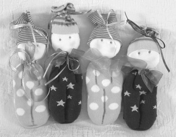 Иллюстрация к книге — Игрушки из носков [i_003.jpg]