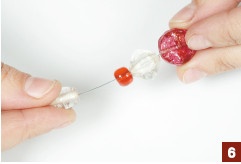 Иллюстрация к книге — Магия металла: декоративные украшения из проволоки [i_046.jpg]