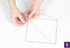 Иллюстрация к книге — Магия металла: декоративные украшения из проволоки [i_101.jpg]