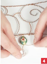 Иллюстрация к книге — Магия металла: декоративные украшения из проволоки [i_130.jpg]