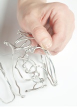 Иллюстрация к книге — Магия металла: декоративные украшения из проволоки [i_146.jpg]