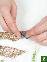 Иллюстрация к книге — Магия металла: декоративные украшения из проволоки [i_201.jpg]