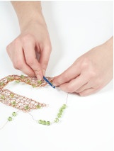 Иллюстрация к книге — Магия металла: декоративные украшения из проволоки [i_202.jpg]