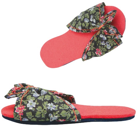 Иллюстрация к книге — Тапочки ручной работы: новые модели для взрослых и детей [i_033.jpg]