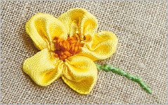 Иллюстрация к книге — Вышивка ленточками: мастер-класс для начинающих мастериц [i_090.jpg]