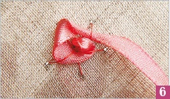 Иллюстрация к книге — Вышивка ленточками: мастер-класс для начинающих мастериц [i_126.jpg]