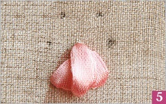 Иллюстрация к книге — Вышивка ленточками: мастер-класс для начинающих мастериц [i_144.jpg]