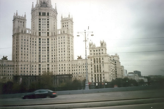 Иллюстрация к книге — Новый век начался с понедельника [i_007.jpg]