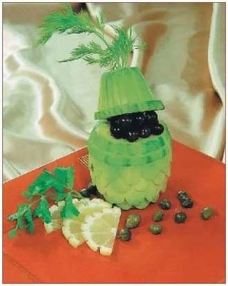 Иллюстрация к книге — Как украсить праздничный стол [i_002.jpg]