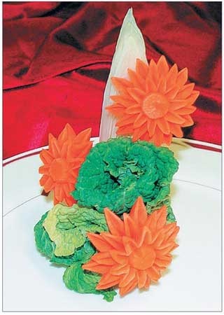 Иллюстрация к книге — Как украсить праздничный стол [i_032.jpg]