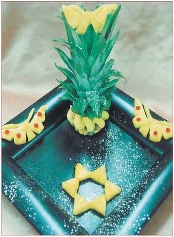 Иллюстрация к книге — Как украсить праздничный стол [i_118.jpg]