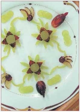 Иллюстрация к книге — Как украсить праздничный стол [i_128.jpg]