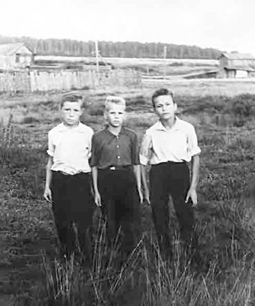 Иллюстрация к книге — С трудом о прошлом, о былом. Очерки о жителях д. Верхние Таволги [i_051.jpg]