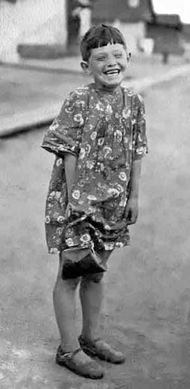 Иллюстрация к книге — С трудом о прошлом, о былом. Очерки о жителях д. Верхние Таволги [i_084.jpg]