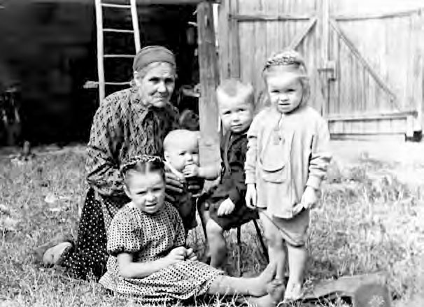 Иллюстрация к книге — С трудом о прошлом, о былом. Очерки о жителях д. Верхние Таволги [i_095.jpg]