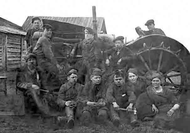 Иллюстрация к книге — С трудом о прошлом, о былом. Очерки о жителях д. Верхние Таволги [i_100.jpg]