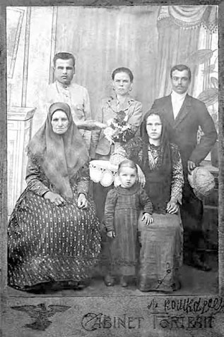 Иллюстрация к книге — С трудом о прошлом, о былом. Очерки о жителях д. Верхние Таволги [i_124.jpg]