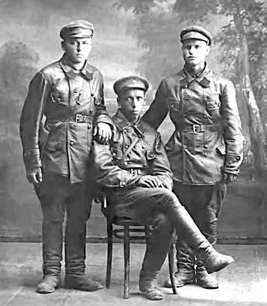 Иллюстрация к книге — С трудом о прошлом, о былом. Очерки о жителях д. Верхние Таволги [i_142.jpg]