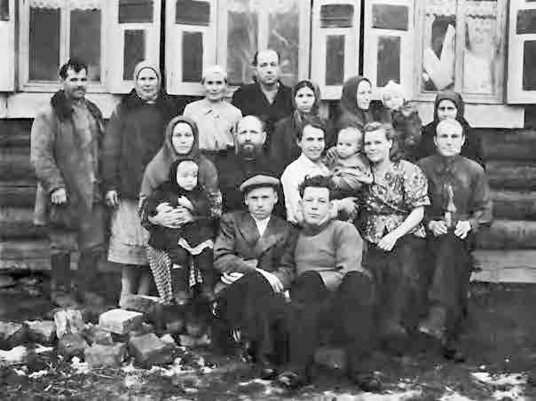 Иллюстрация к книге — С трудом о прошлом, о былом. Очерки о жителях д. Верхние Таволги [i_187.jpg]