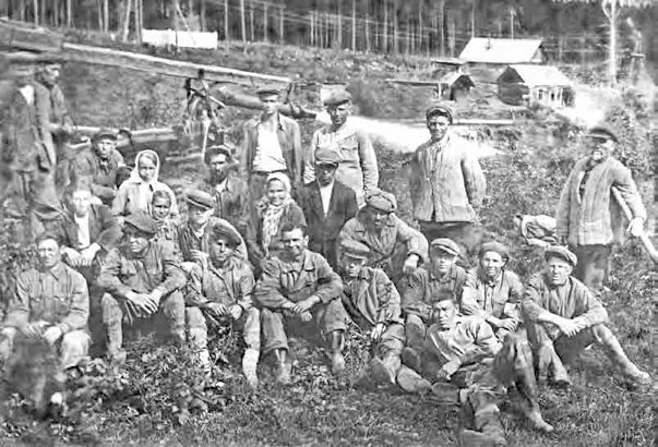 Иллюстрация к книге — С трудом о прошлом, о былом. Очерки о жителях д. Верхние Таволги [i_189.jpg]