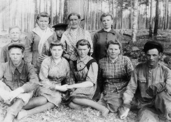 Иллюстрация к книге — Солнце над лесом (сборник) [i_022.jpg]