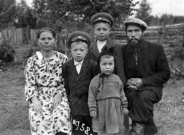 Иллюстрация к книге — Солнце над лесом (сборник) [i_024.jpg]