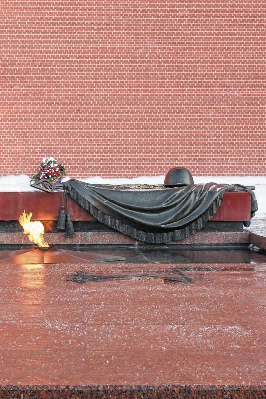 Иллюстрация к книге — Медаль «За оборону Москвы» [i_001.jpg]