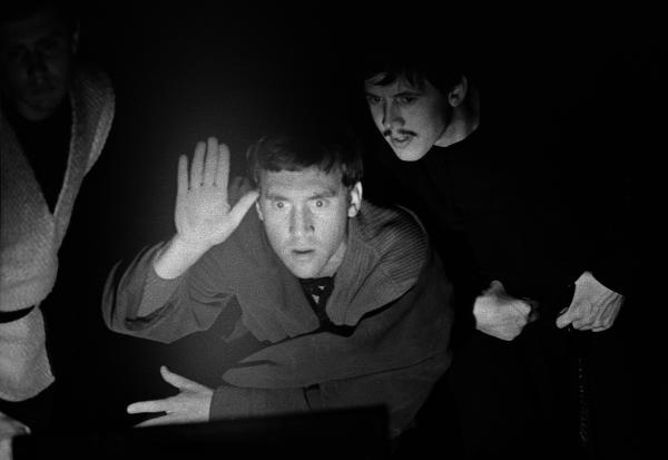 Иллюстрация к книге — «Всё не так, ребята…» Владимир Высоцкий в воспоминаниях друзей и коллег [i_017.jpg]