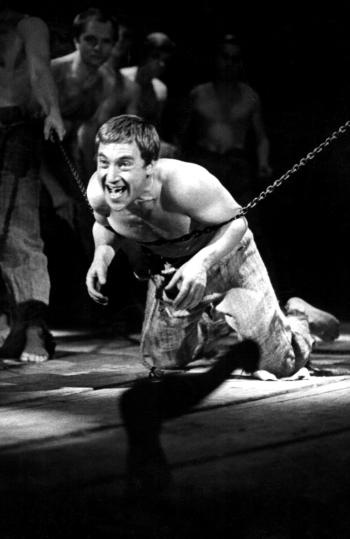 Иллюстрация к книге — «Всё не так, ребята…» Владимир Высоцкий в воспоминаниях друзей и коллег [i_023.jpg]