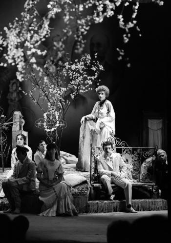 Иллюстрация к книге — «Всё не так, ребята…» Владимир Высоцкий в воспоминаниях друзей и коллег [i_035.jpg]