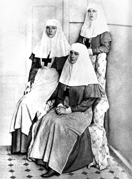 Иллюстрация к книге — Быть сестрой милосердия. Женский лик войны [i_027.jpg]