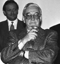 Иллюстрация к книге — Бандиты эпохи Ельцина, или Россия, кровью умытая [_07.jpg]