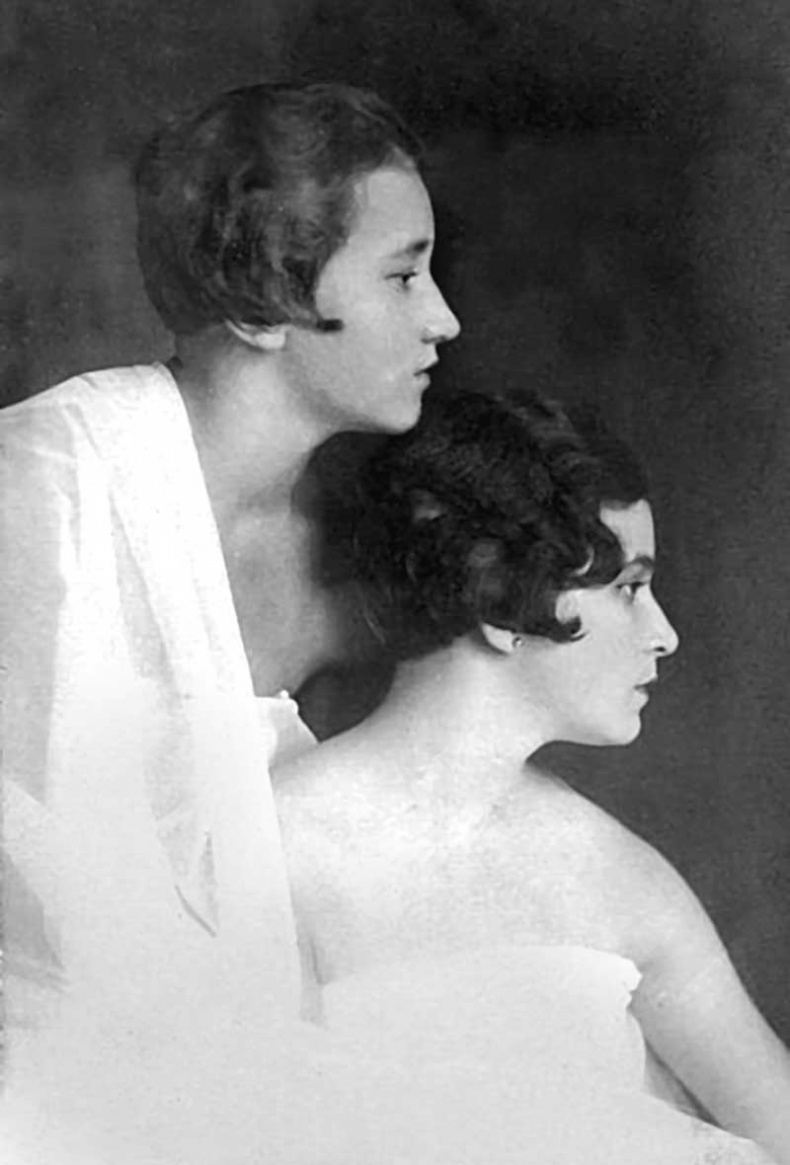 Иллюстрация к книге — Галина Уланова. Одинокая богиня балета [i_014.jpg]