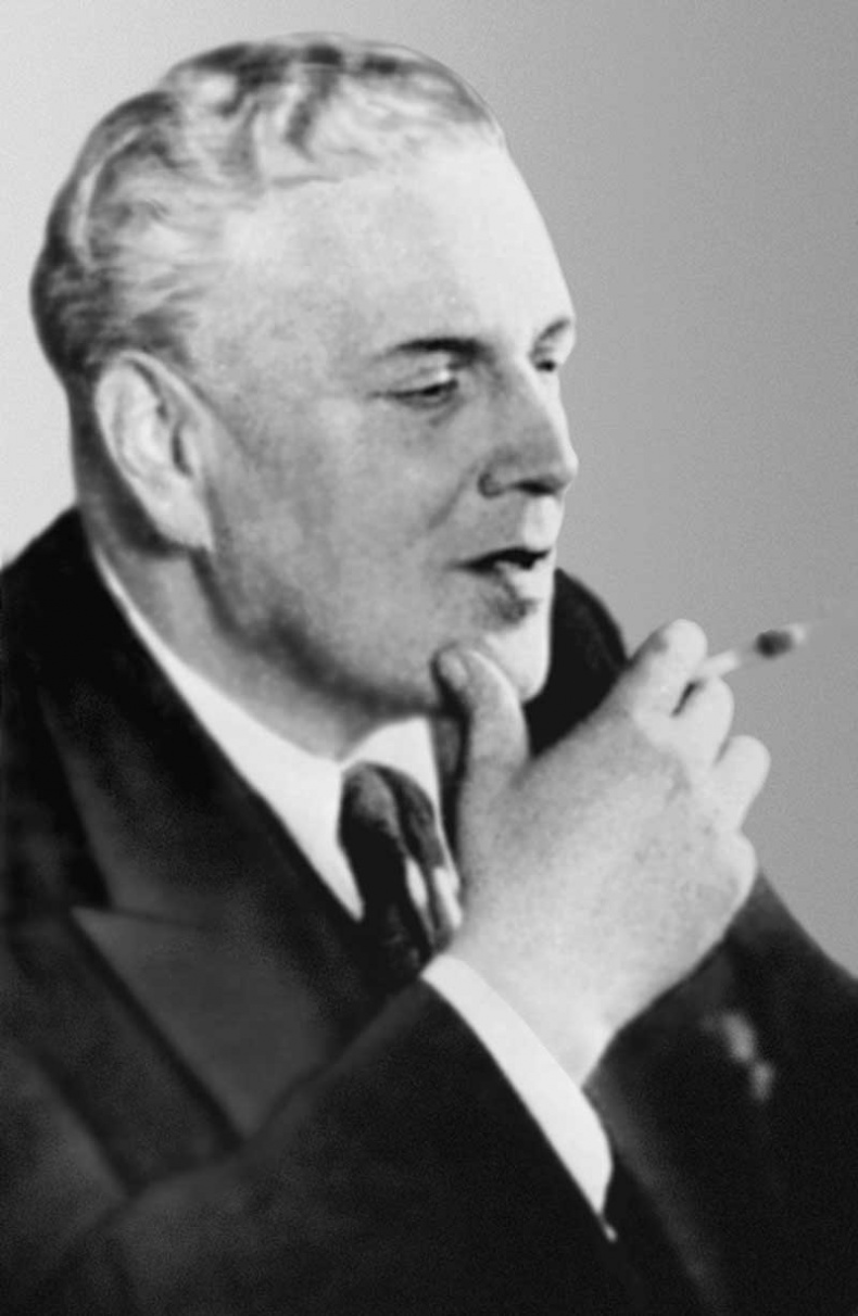 Иллюстрация к книге — Галина Уланова. Одинокая богиня балета [i_024.jpg]