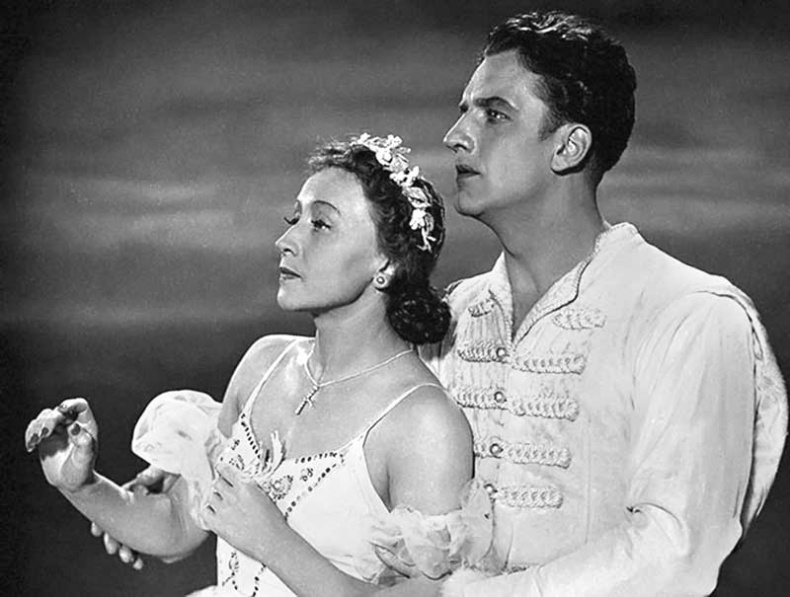 Иллюстрация к книге — Галина Уланова. Одинокая богиня балета [i_035.jpg]