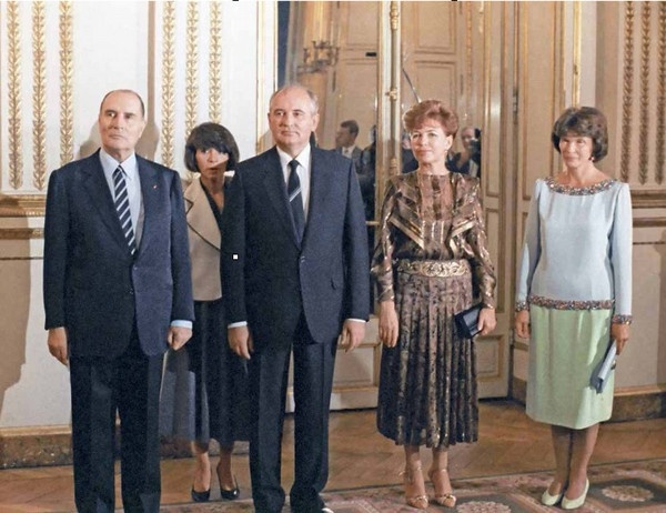 Иллюстрация к книге — Генеральный секретарь ЦК КПСС, первый президент СССР Михаил Сергеевич Горбачёв [i_014.jpg]