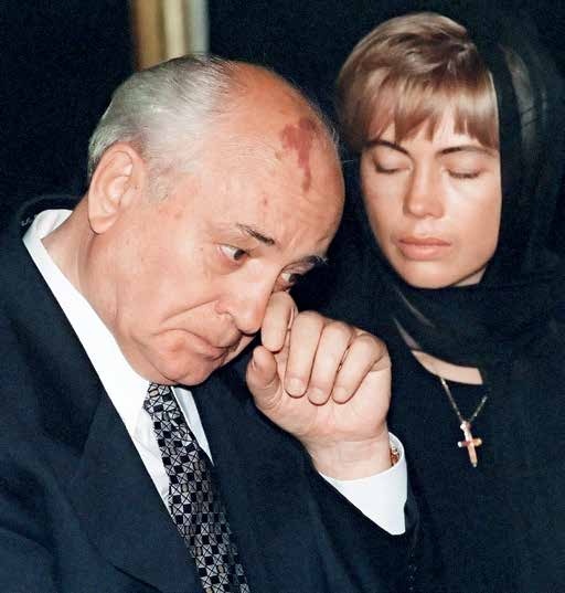 Иллюстрация к книге — Генеральный секретарь ЦК КПСС, первый президент СССР Михаил Сергеевич Горбачёв [i_025.jpg]