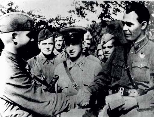 Иллюстрация к книге — Генеральный секретарь ЦК КПСС Леонид Ильич Брежнев [i_005.jpg]